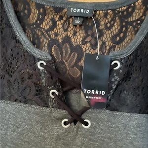 Torrid Blouse SZ 1 Gray Black Lace Details Tie Front Short Sleeve Pullover NWT